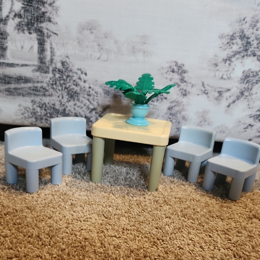Dollhouse Play Table and Chairs Set with Plant